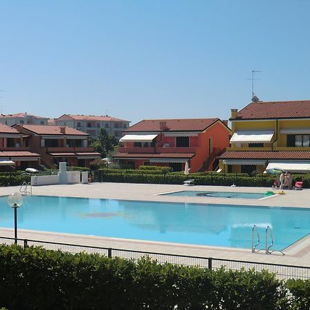 Residence Villaggio Dei Fiori Con Piscina E Posto Spiaggia Incluso Каорле Номер фото