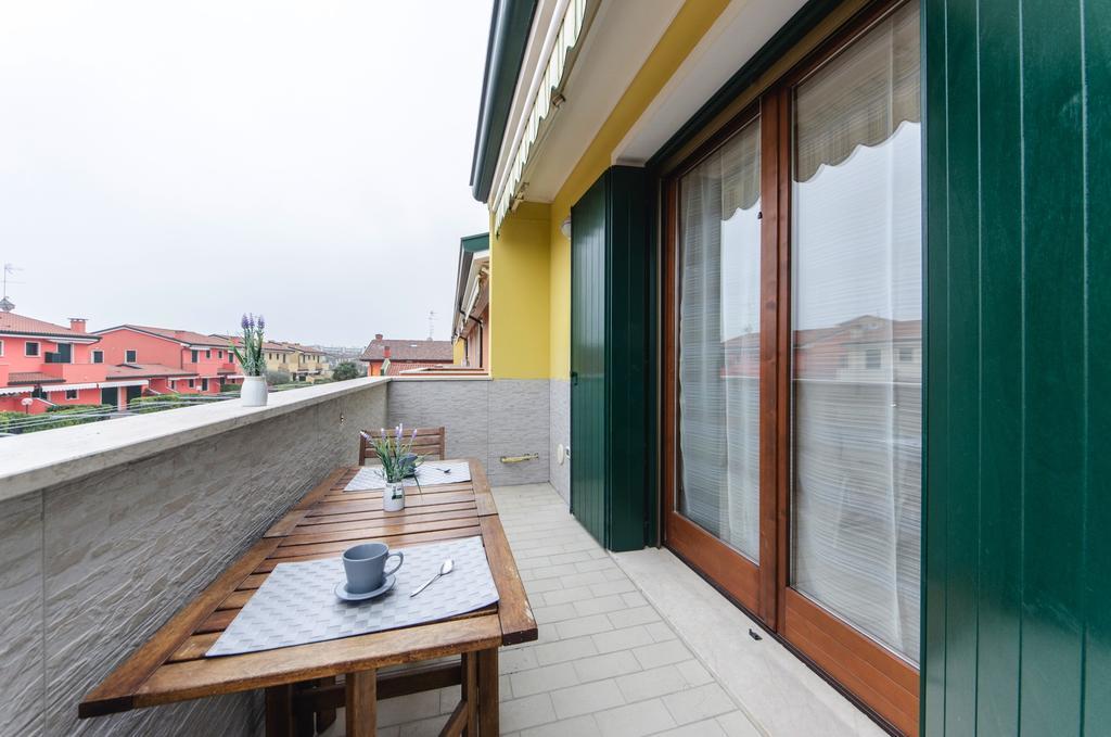 Residence Villaggio Dei Fiori Con Piscina E Posto Spiaggia Incluso Каорле Екстер'єр фото